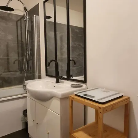 Appartement T4 Renove 95 M2 Cosy Confort ! Anzin